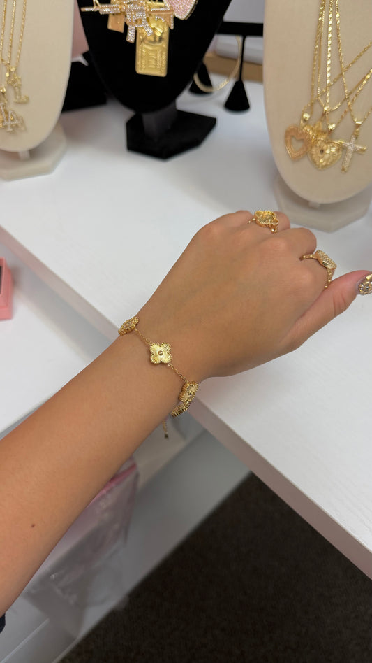 Mini Gold Clover Bracelet